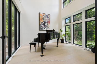 515 Pineland Ave, Oakville - West image-0-4