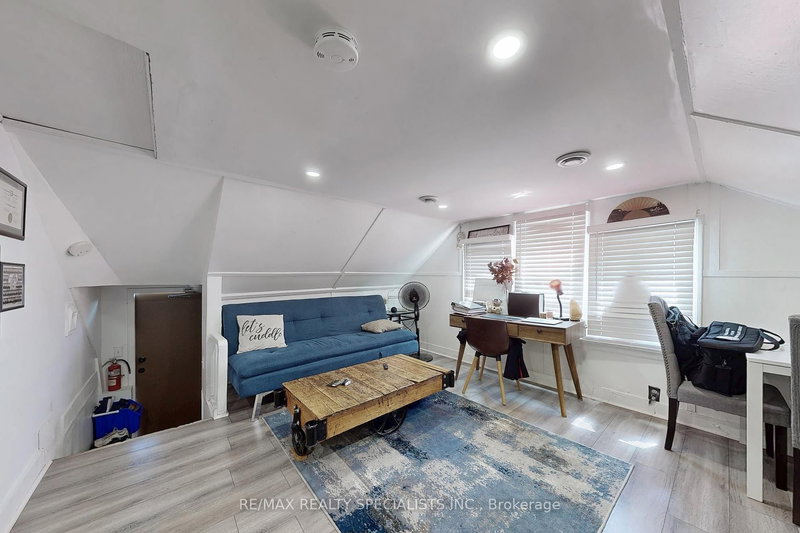 8 Mill St N, Brampton, L6X 1S6 | Image 3