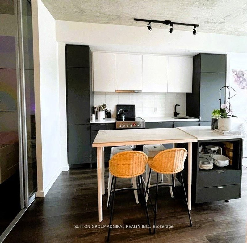 323 - 7 SMITH Cres, Toronto, M8Z 0G3 | Image 2