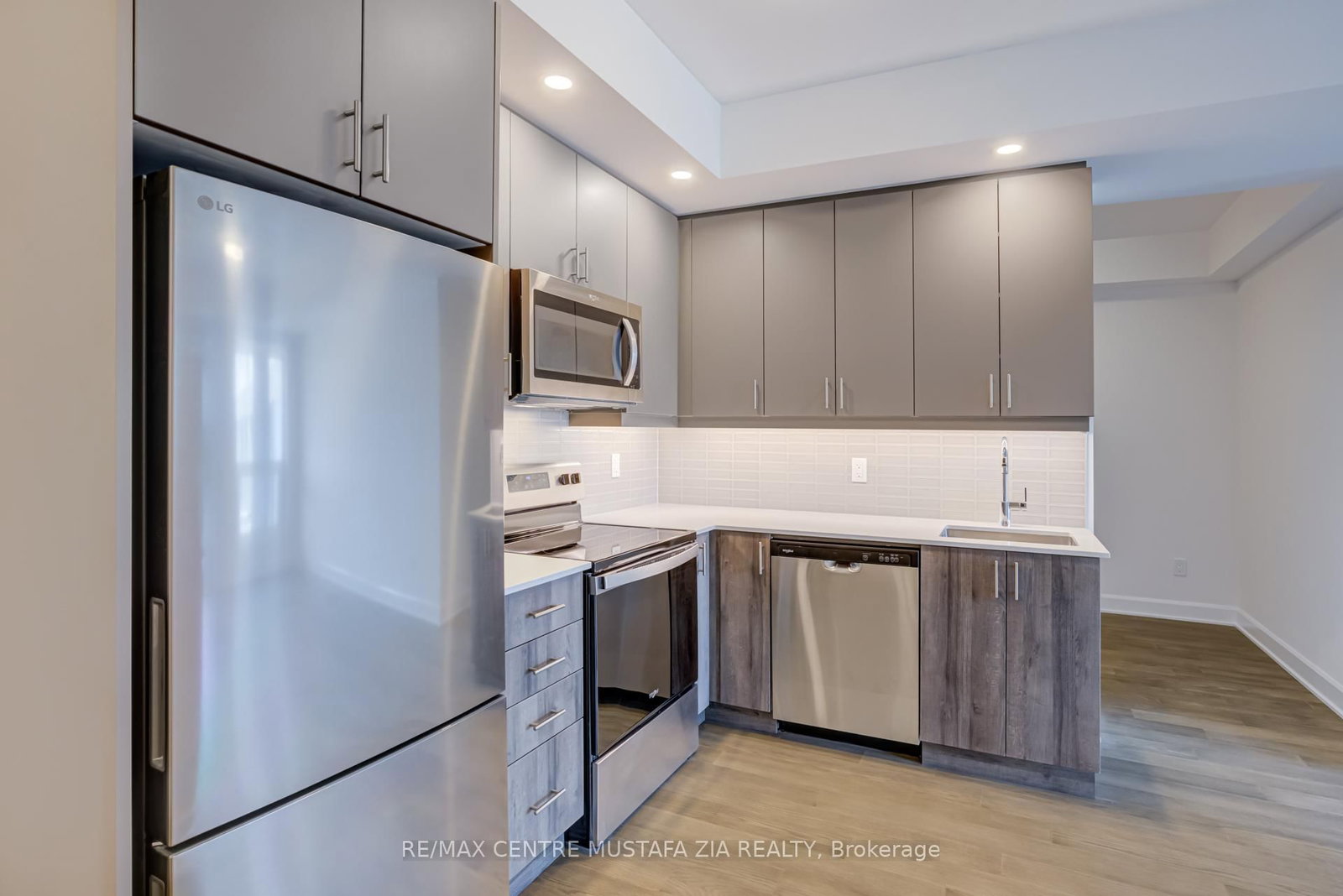 3240 William Coltson Avenue, Unit 402 - Photo 6