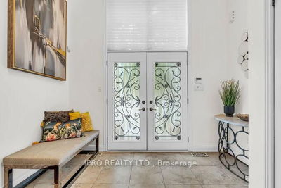 2350 Kwinter Rd, Oakville - Westmount image-0-3