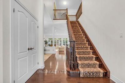 2350 Kwinter Rd, Oakville - Westmount image-0-4