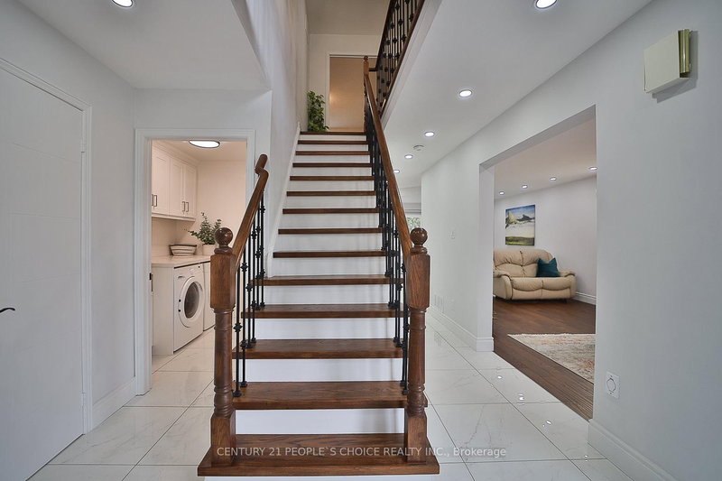 3596 Nutcracker Dr, Mississauga, L5N 6G1 | Image 3