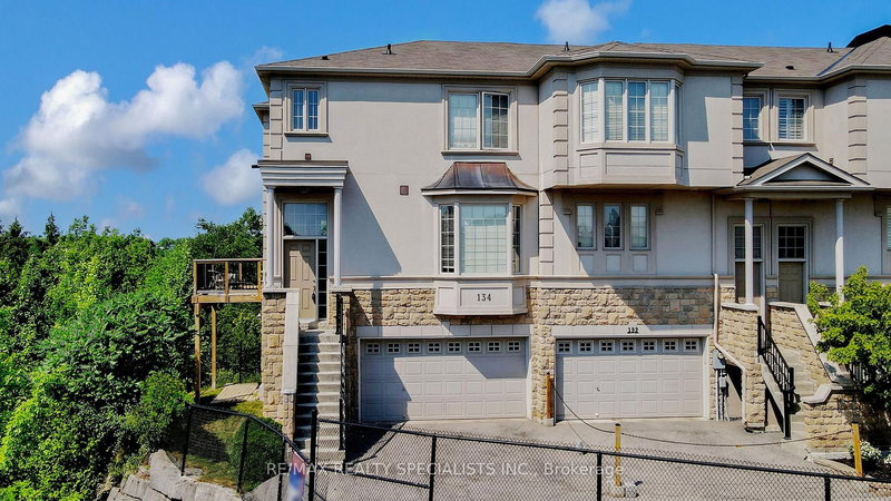 134 Rolling Hills Lane, Caledon, L7E 4E1 | Image 3