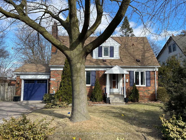 2081B Snow Crescent