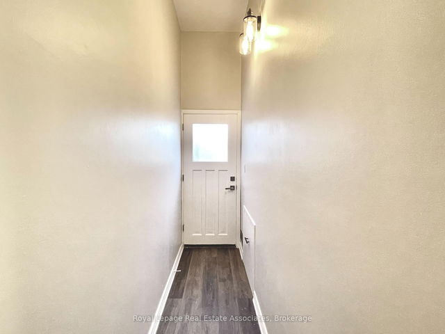 2081B Snow Crescent