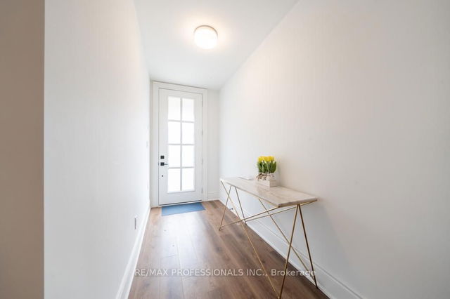 8 - 76A Thomas Street