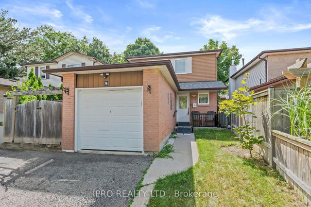 5 Greenleaf Crescent