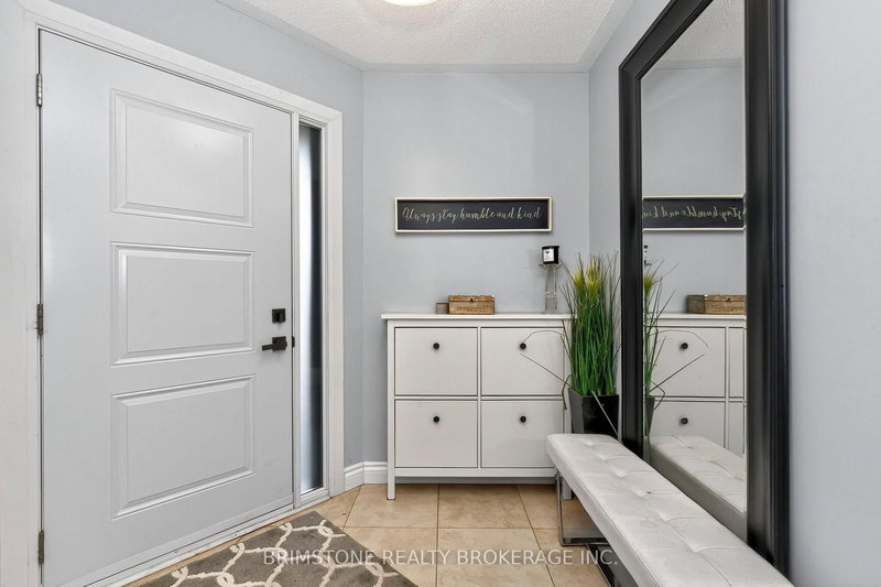 7 Banington Cres, Brampton, L7A 1G4 | Image 3