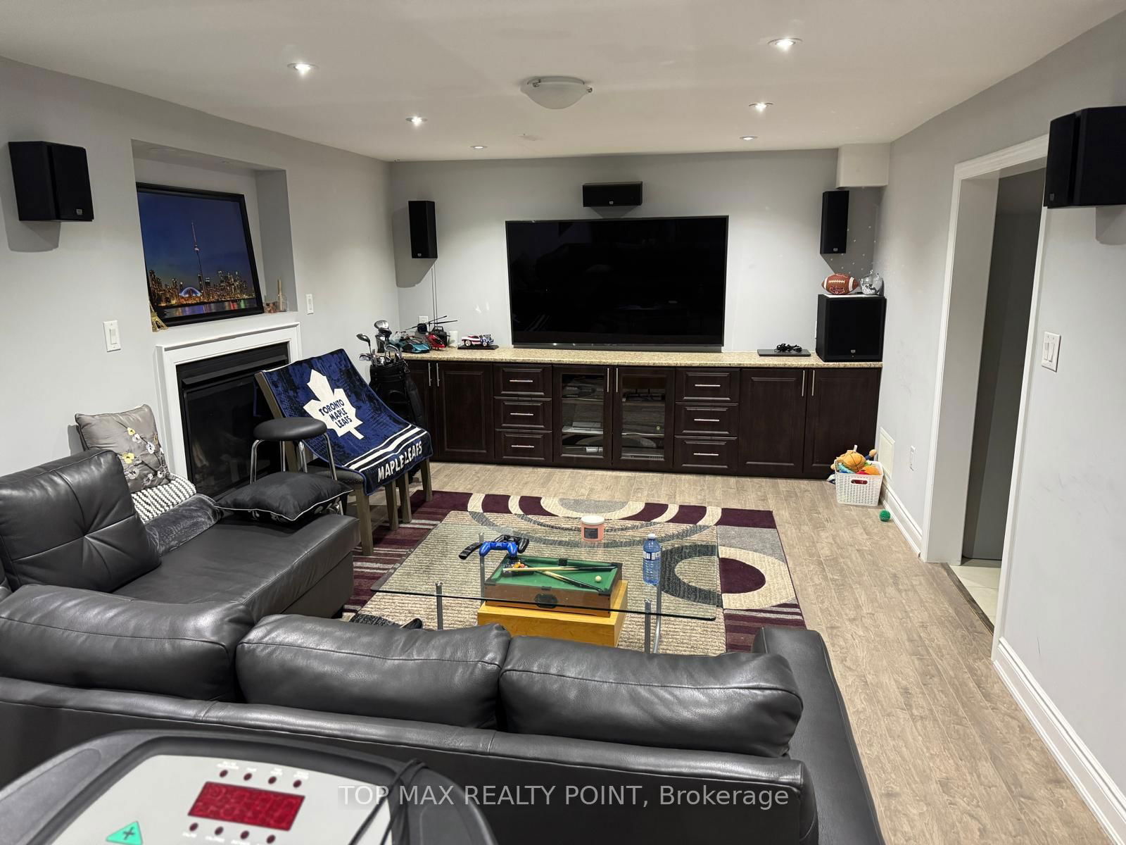 Detached House for sale at 32 Gihon Spring Drive, Toronto, Ontario, M9V 4X9 - Mount Olive-Silverstone-Jamestown - MLS: W12271620