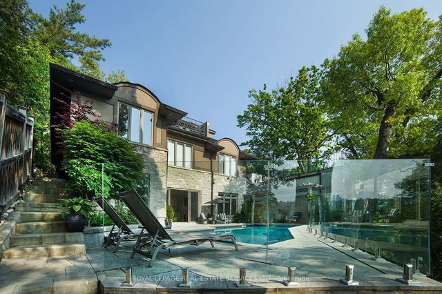 43 Riverside Crescent