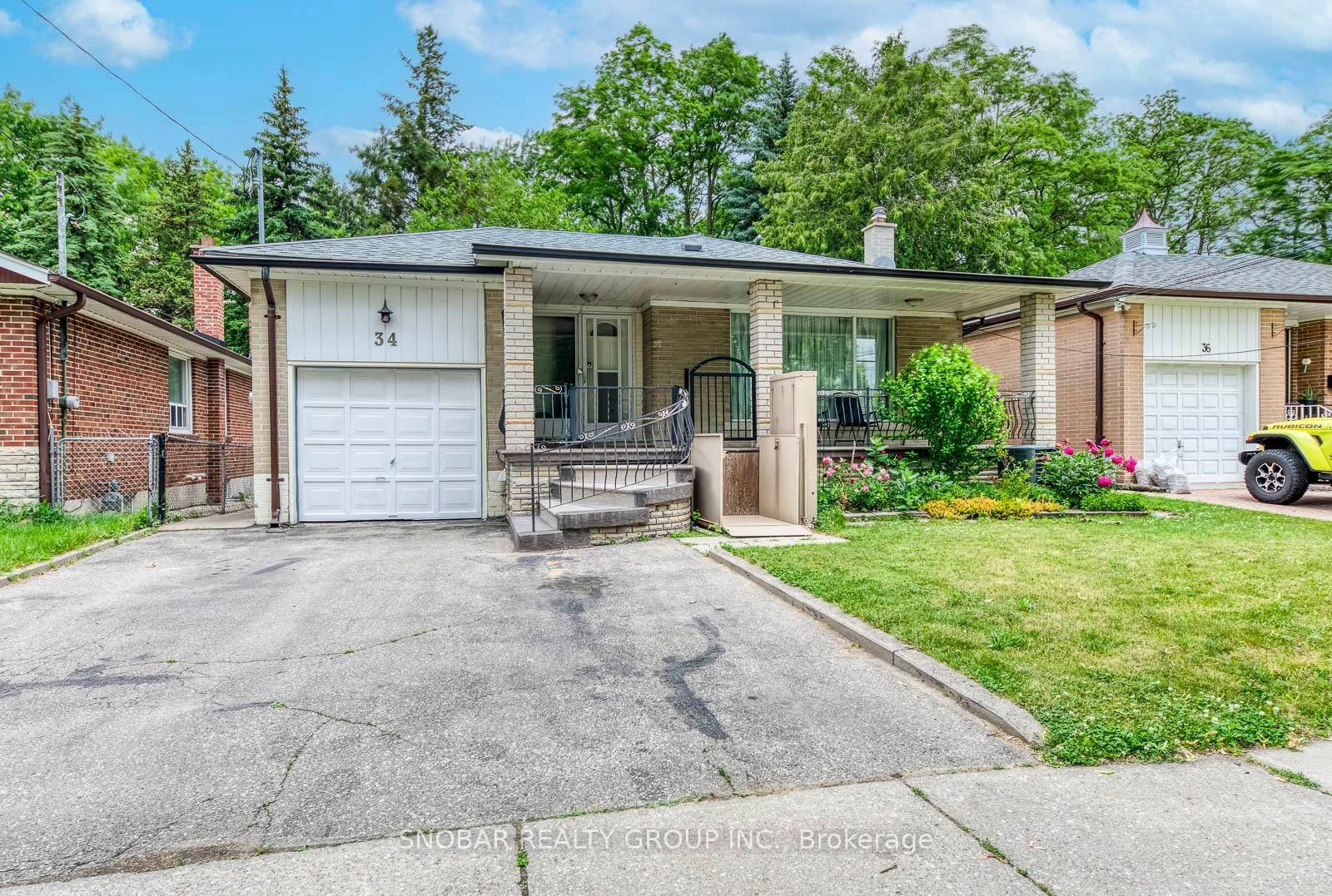 Detached House for sale at 34 Barkwin Drive, Toronto, Ontario, M9V 2W3 - Thistletown-Beaumonde Heights - MLS: W12271723