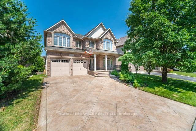 2373 Rideau Drive E