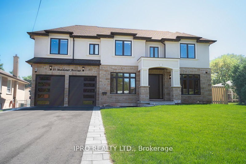 19 Maldaver Ave, Mississauga, L5M 1W4 | Image 2