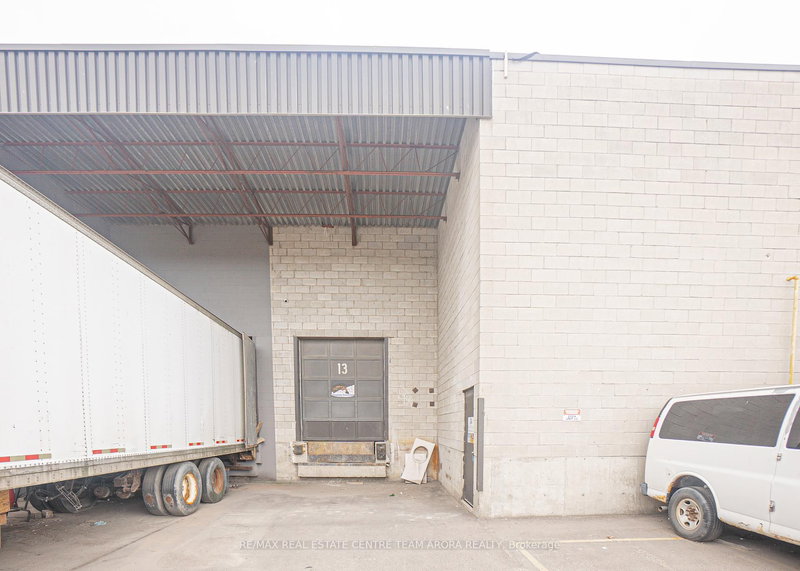 13 - 2084 Steeles Ave E, Brampton, L6T 5A6 | Image 3