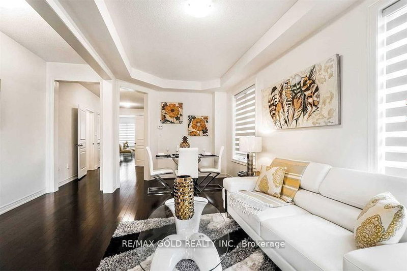 9 Goderich Dr, Brampton, L7A 5A7 | Image 2