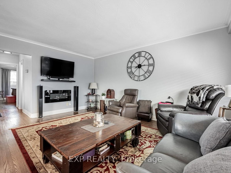 94 Archibald St, Brampton, L6X 1L9 | Image 2