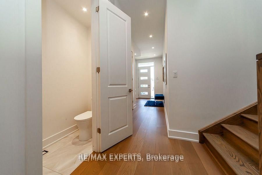 Detached House for sale at 68 Twenty Fourth Street, Toronto, Ontario, M8V 3N8 - Long Branch - MLS: W12274438