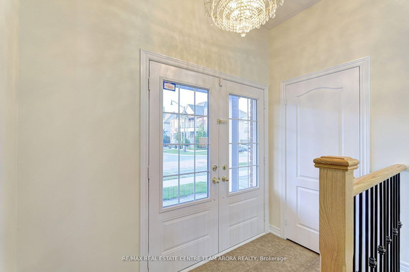 42 Arrowpoint Dr, Brampton, L6Y 0Y8 | Image 3