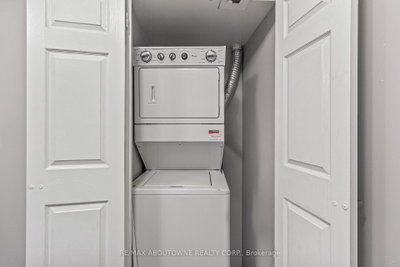 Unit 401 — 310 Burnhamthorpe Road W — more photos