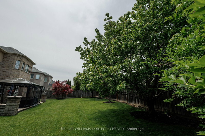 26 Louvain Dr, Brampton, L6P 1W6 | Image 3