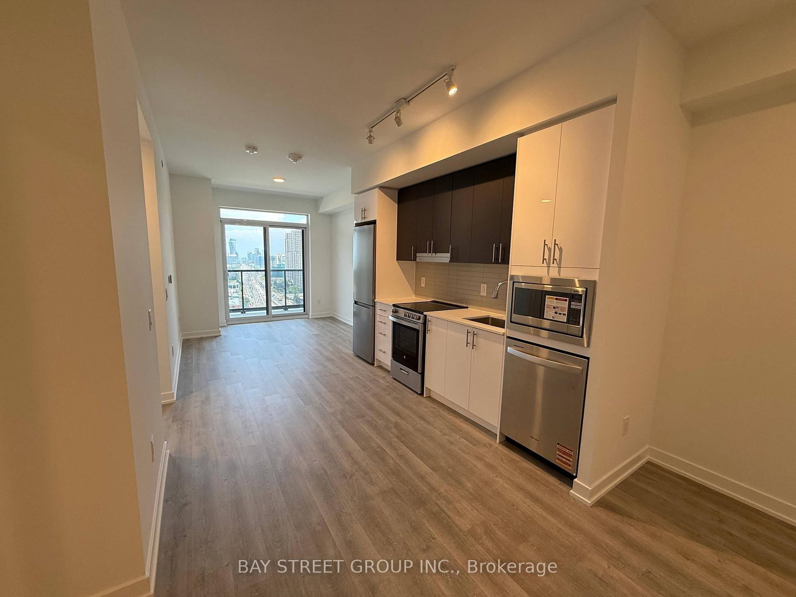 5105 Hurontario Street, Unit 1703 - Photo 8