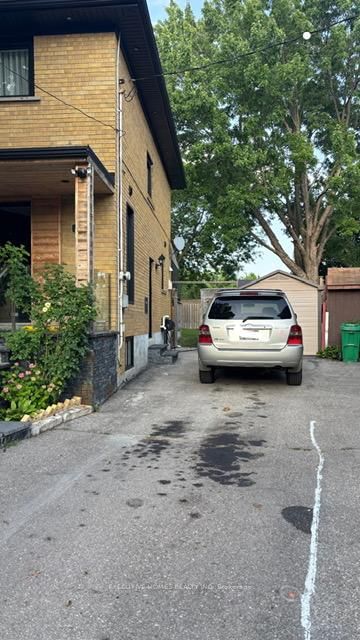 Bsmt - 1341 Freeport Dr, Mississauga, L5C 1S5 | Image 2