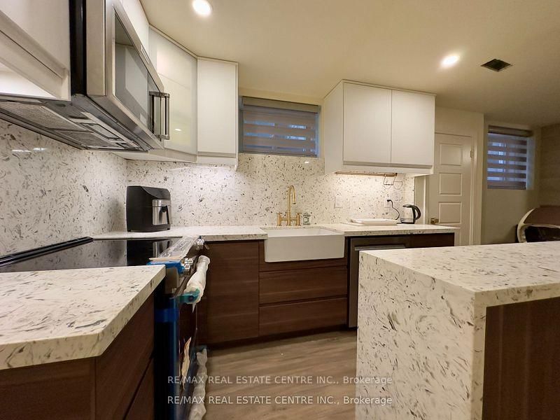 271 Sixteen Mile Dr, Oakville, L6M 0V8 | Image 3