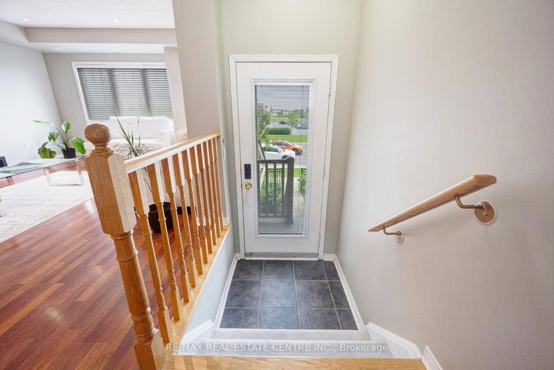 13 - 3975 Eglinton Ave W, Mississauga, L5M 0E7 | Image 2