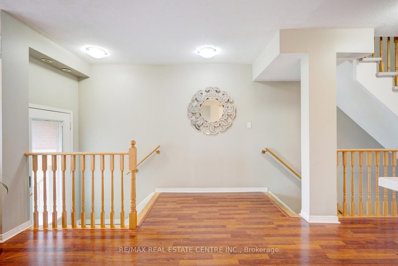 13 - 3975 Eglinton Ave W, Mississauga, L5M 0E7 | Image 3