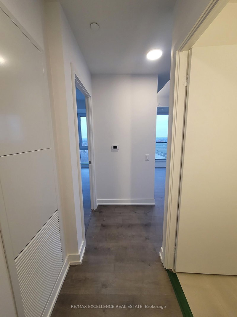 1008S - 215 Veterans Dr, Brampton, L7A 4S6 | Image 3