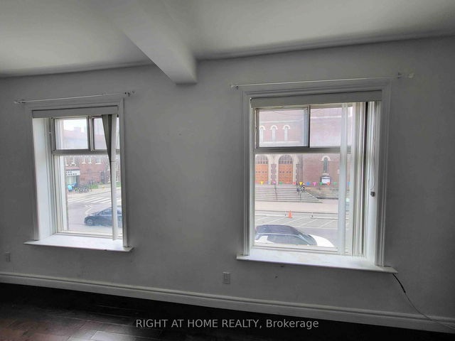 2 - 1028 Bloor Street W