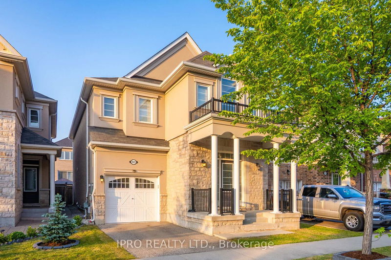 923 Penson Cres, Milton - Coates image-0-0