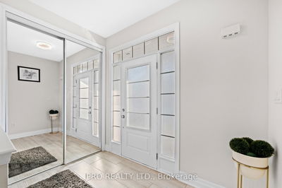 923 Penson Cres, Milton - Coates image-0-2