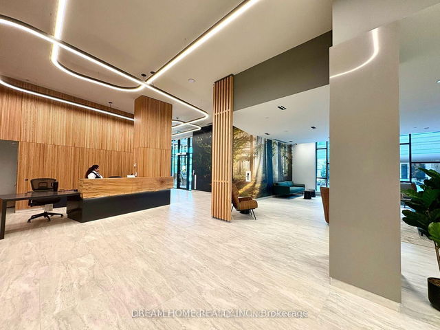 621 - 2485 Eglinton Avenue W