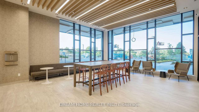 621 - 2485 Eglinton Avenue W