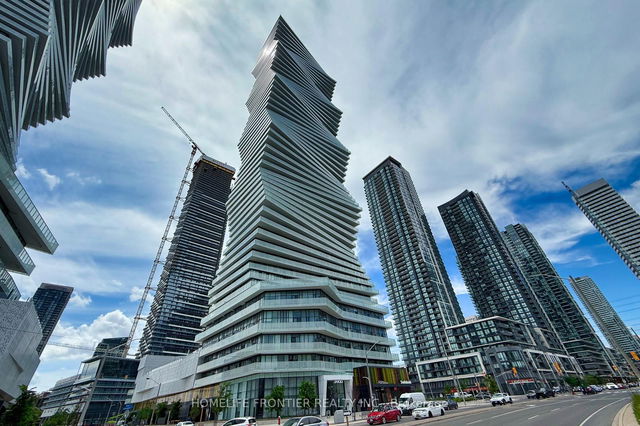 2807 - 3900 Confederation Parkway