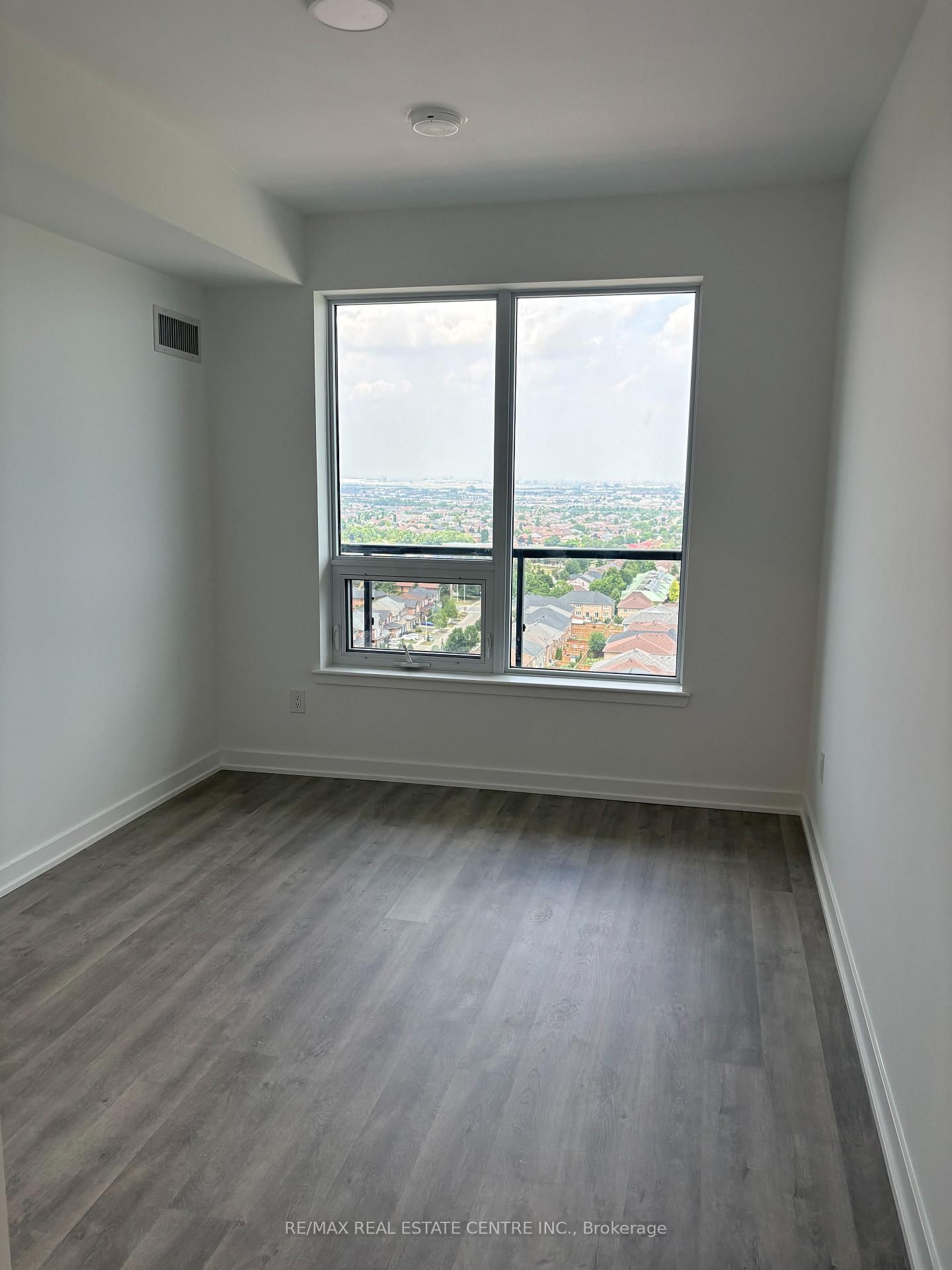 5105 Hurontario Street, Unit 1701 - Photo 6