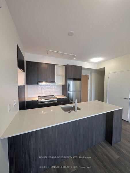 1611 - 2520 Eglinton Avenue W