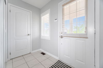 909 Asleton Blvd, Milton - Willmott image-0-1