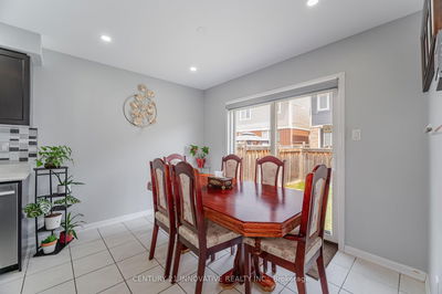 909 Asleton Blvd, Milton - Willmott image-0-4