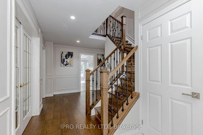 6101 Edenwood Dr, Mississauga - Meadowvale image-0-4