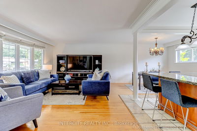 44 Oxenden Cres, Toronto - Eringate-Centennial-West Deane image-0-3