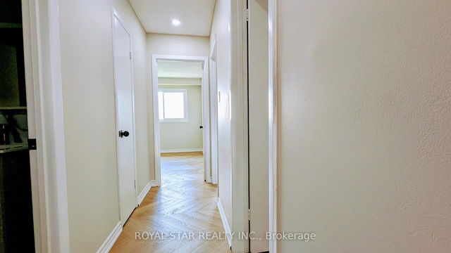 4051 Dunmow Crescent