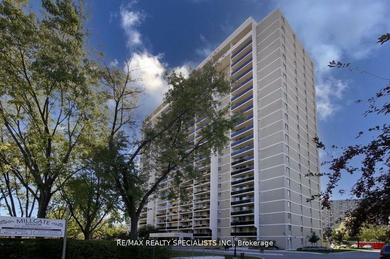 Unit 803 — 820 Burnhamthorpe Rd, Toronto - Markland Wood image-0-0