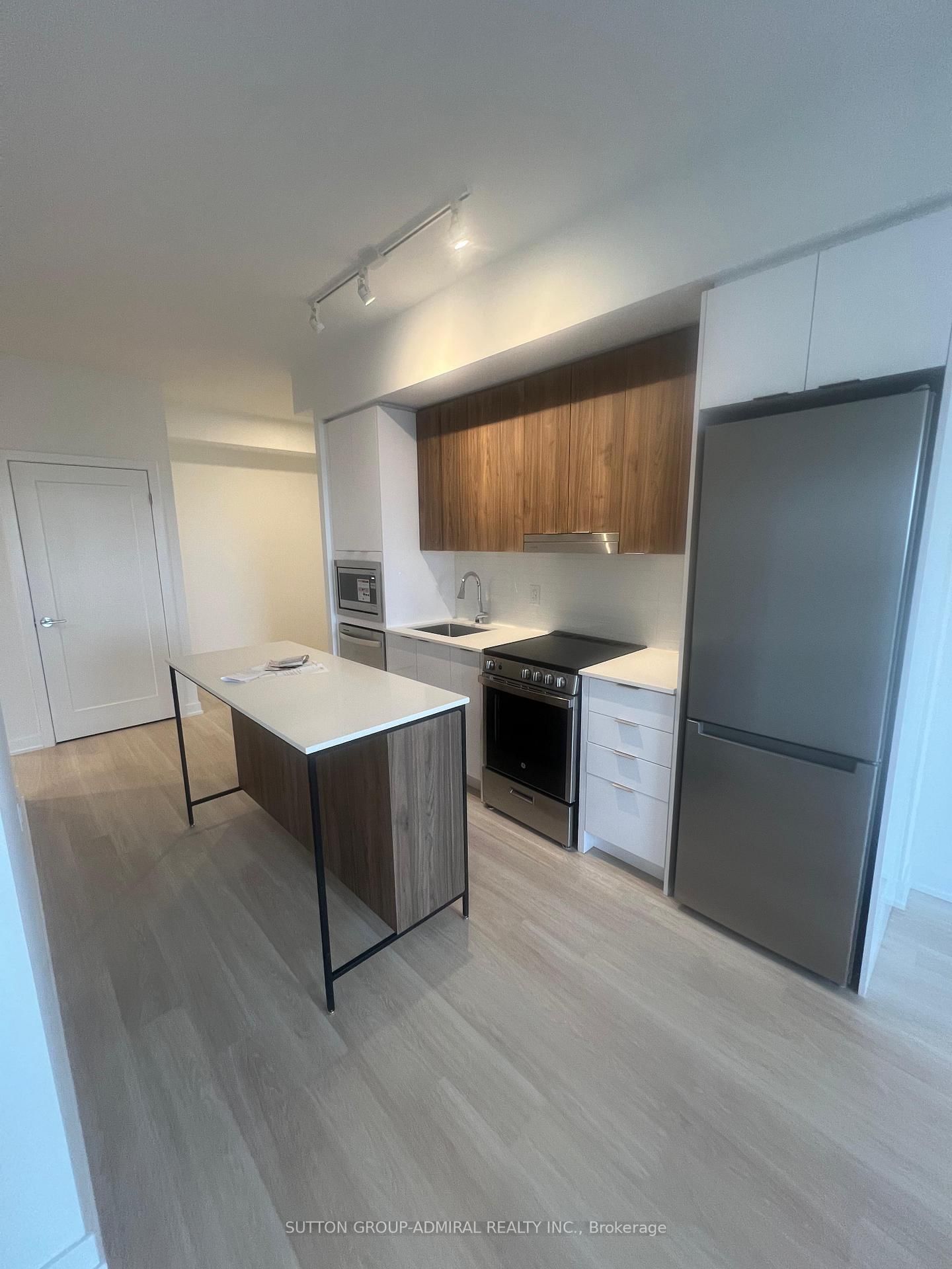 5105 Hurontario Street, Unit 901 - Photo 10