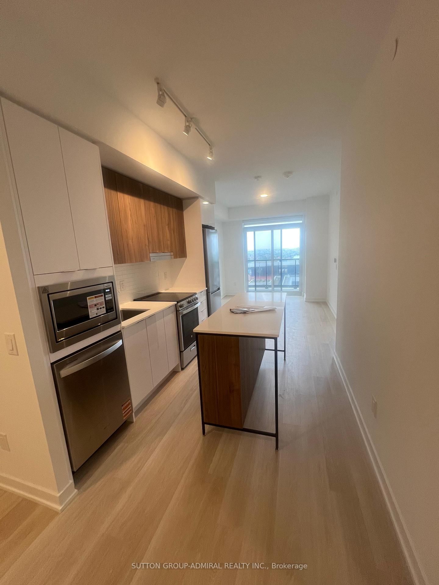 5105 Hurontario Street, Unit 901 - Photo 9