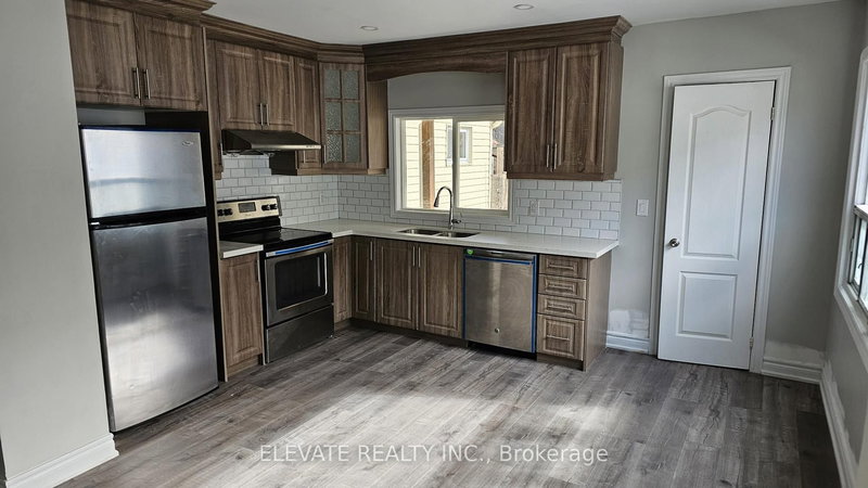 11 Rowntree Ave, Toronto, M6N 1R4 | Image 2