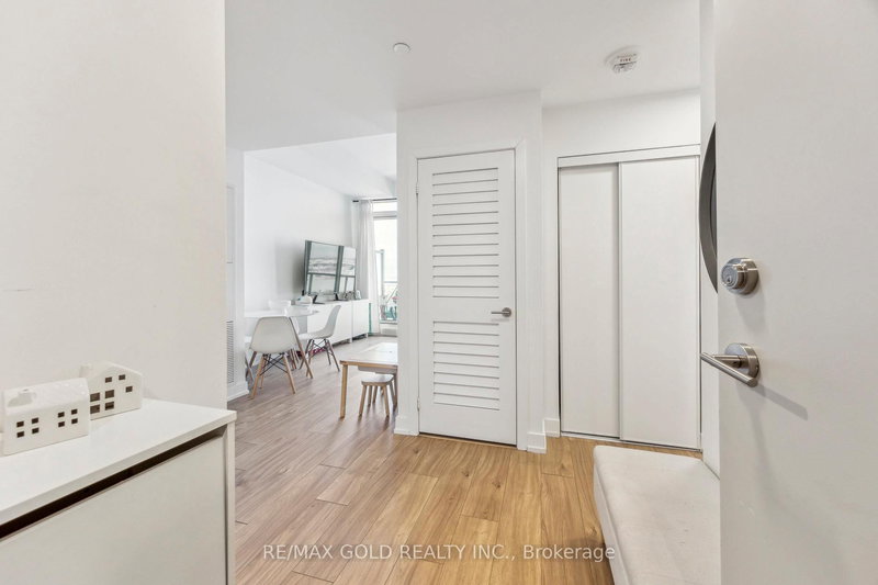 806 - 215 veterans Dr N, Brampton, L7A 5L6 | Image 2