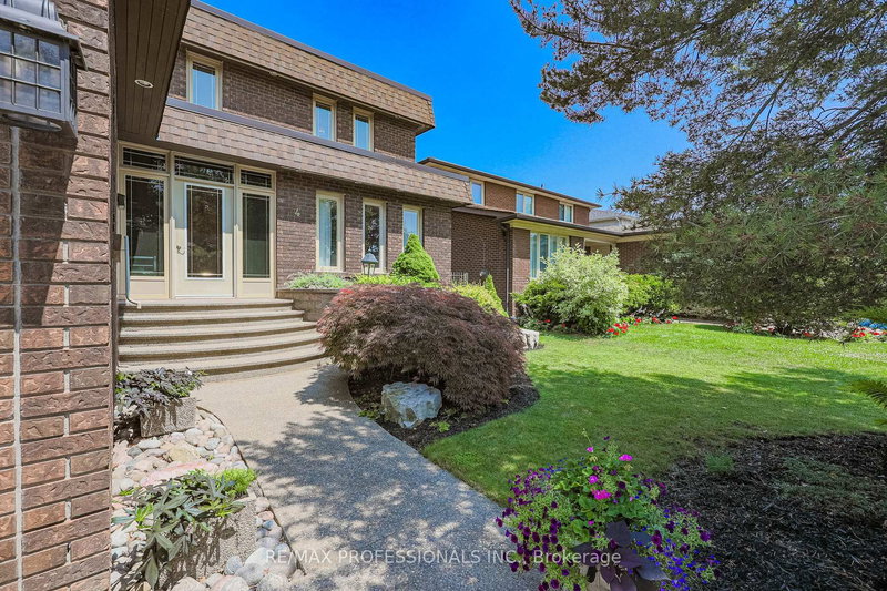 4 Neiltree Crt, Toronto, M9C 5C3 | Image 2